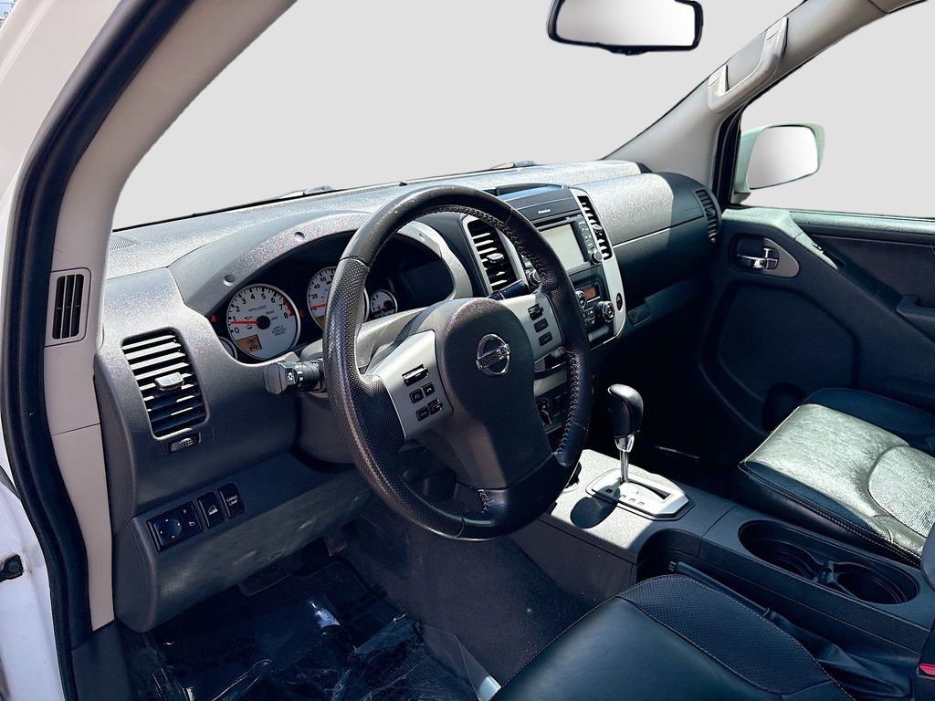 Used 2020 Nissan Frontier PRO-4X w/ Pro-4x Utility Package AWD/4WD image 9