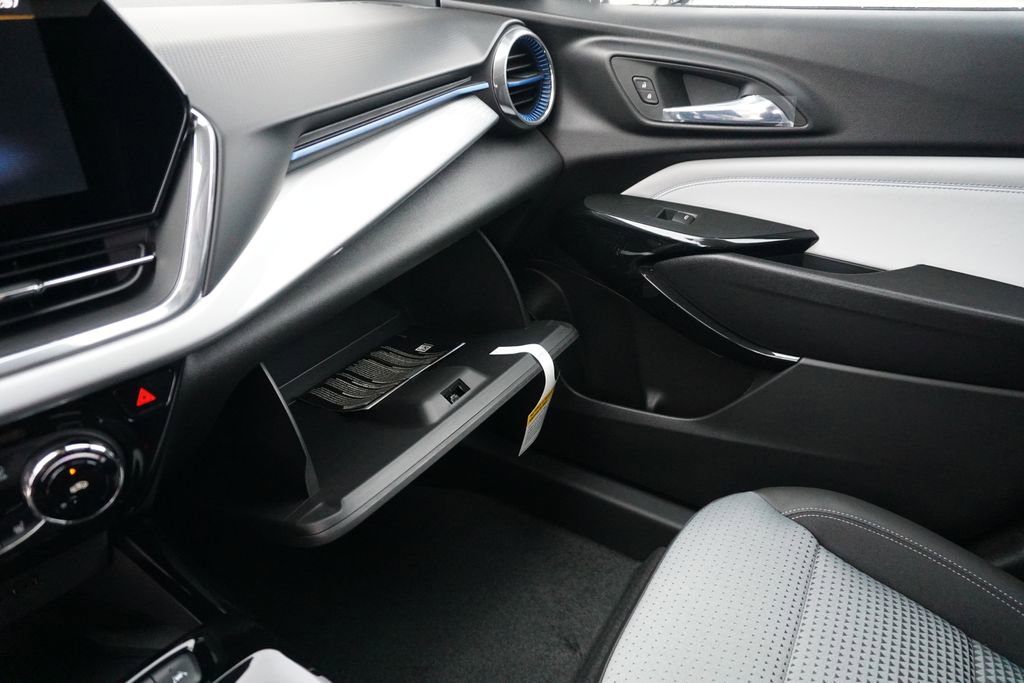 New 2026 Chevrolet Trax LT w/ Sunroof Package image 37