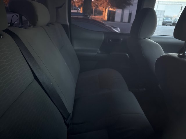 Used 2017 Toyota Tacoma SR5 w/ Tow Package RWD image 3