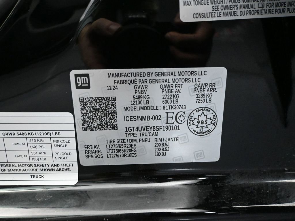 Used 2025 GMC Sierra 3500 AT4 image 59