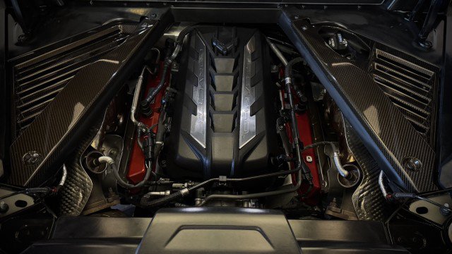 Used 2024 Chevrolet Corvette Stingray Premium Cpe w/ Z51 Performance Package RWD image 31