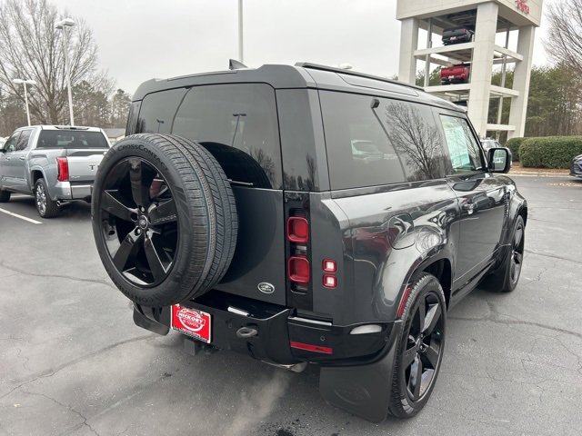 Used 2023 Land Rover Defender 90 X-Dynamic SE image 5