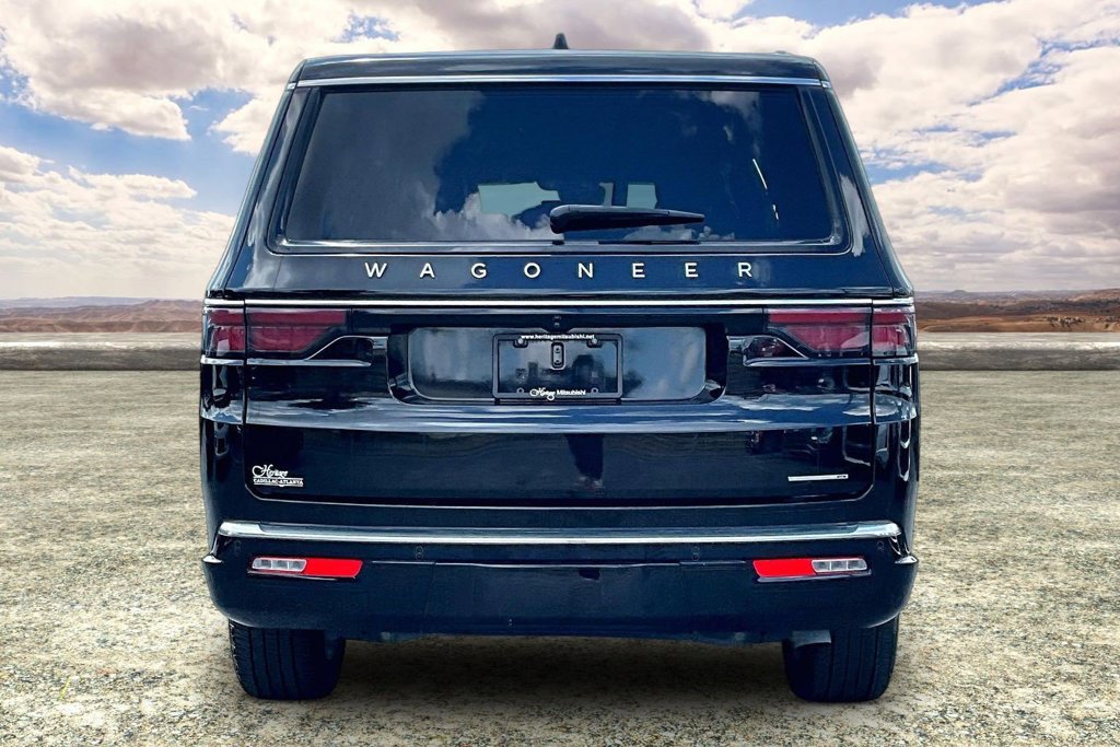 Used 2024 Jeep Wagoneer L Series III w/ Flexible Seating Group AWD/4WD image 6