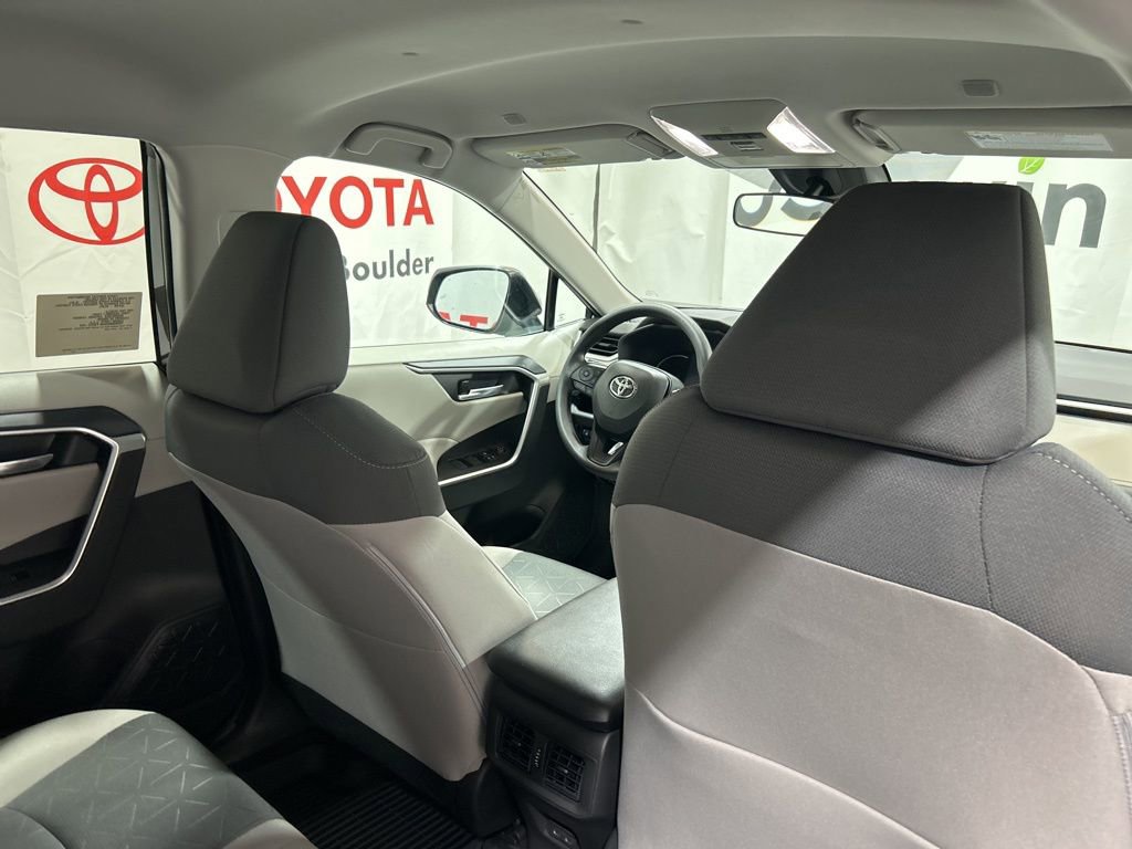 Used 2025 Toyota RAV4 XLE image 17