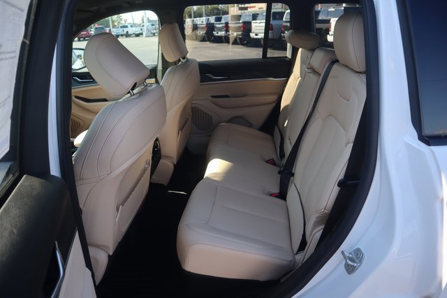 New 2025 Jeep Grand Cherokee Limited image 19