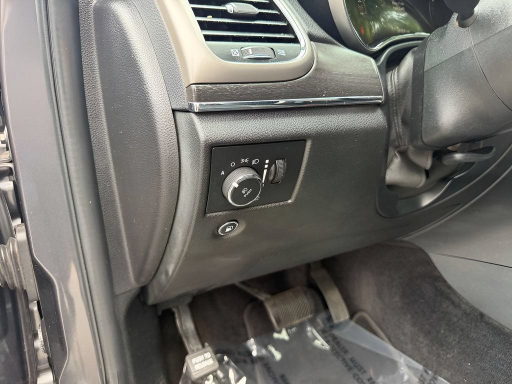 Used 2018 Jeep Grand Cherokee Limited AWD/4WD image 14
