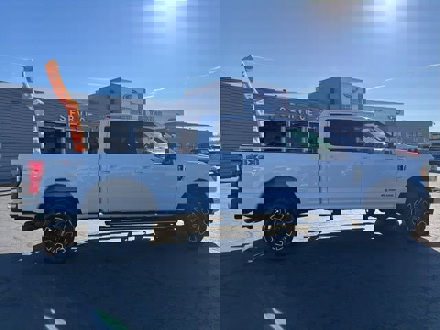 Used 2017 Ford F350 Lariat image 9