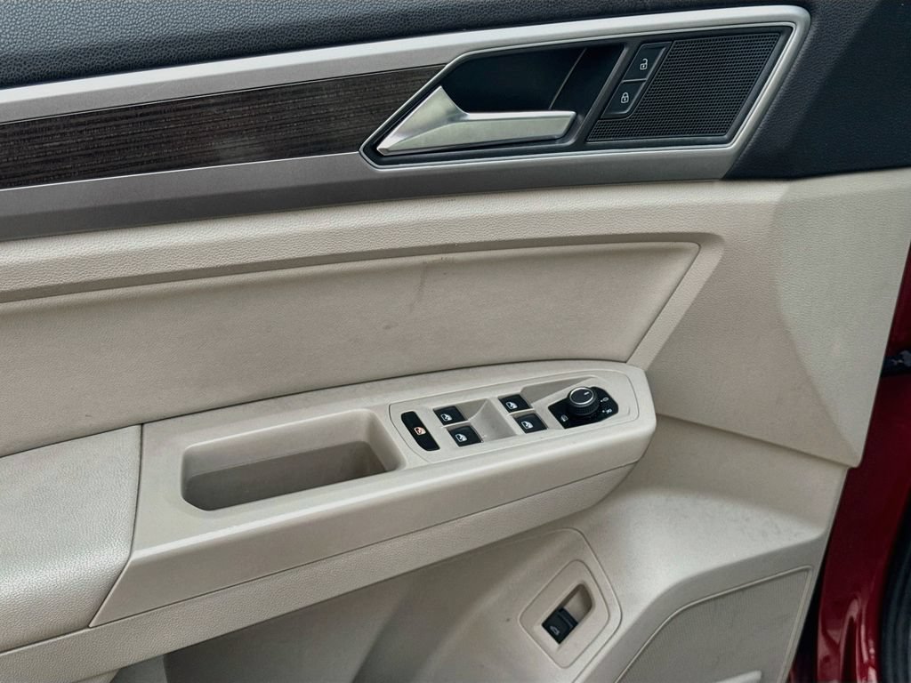 Used 2018 Volkswagen Atlas SE AWD/4WD image 19