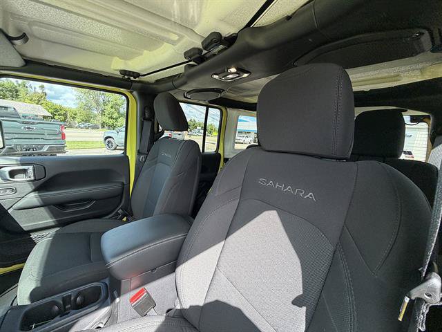 Used 2023 Jeep Wrangler Unlimited Sahara w/ Cold Weather Group AWD/4WD image 29
