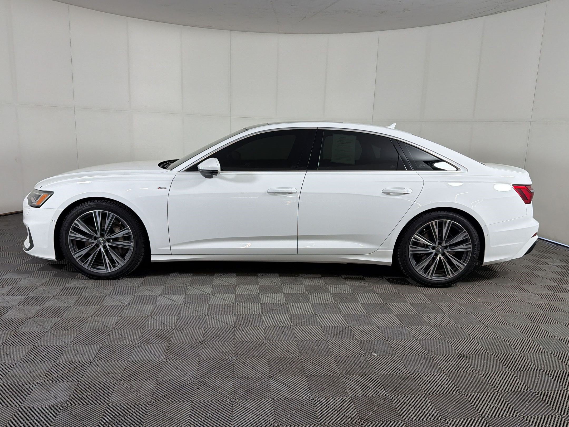 Used 2019 Audi A6 3.0T Premium Plus w/ Premium Plus Package AWD/4WD image 2