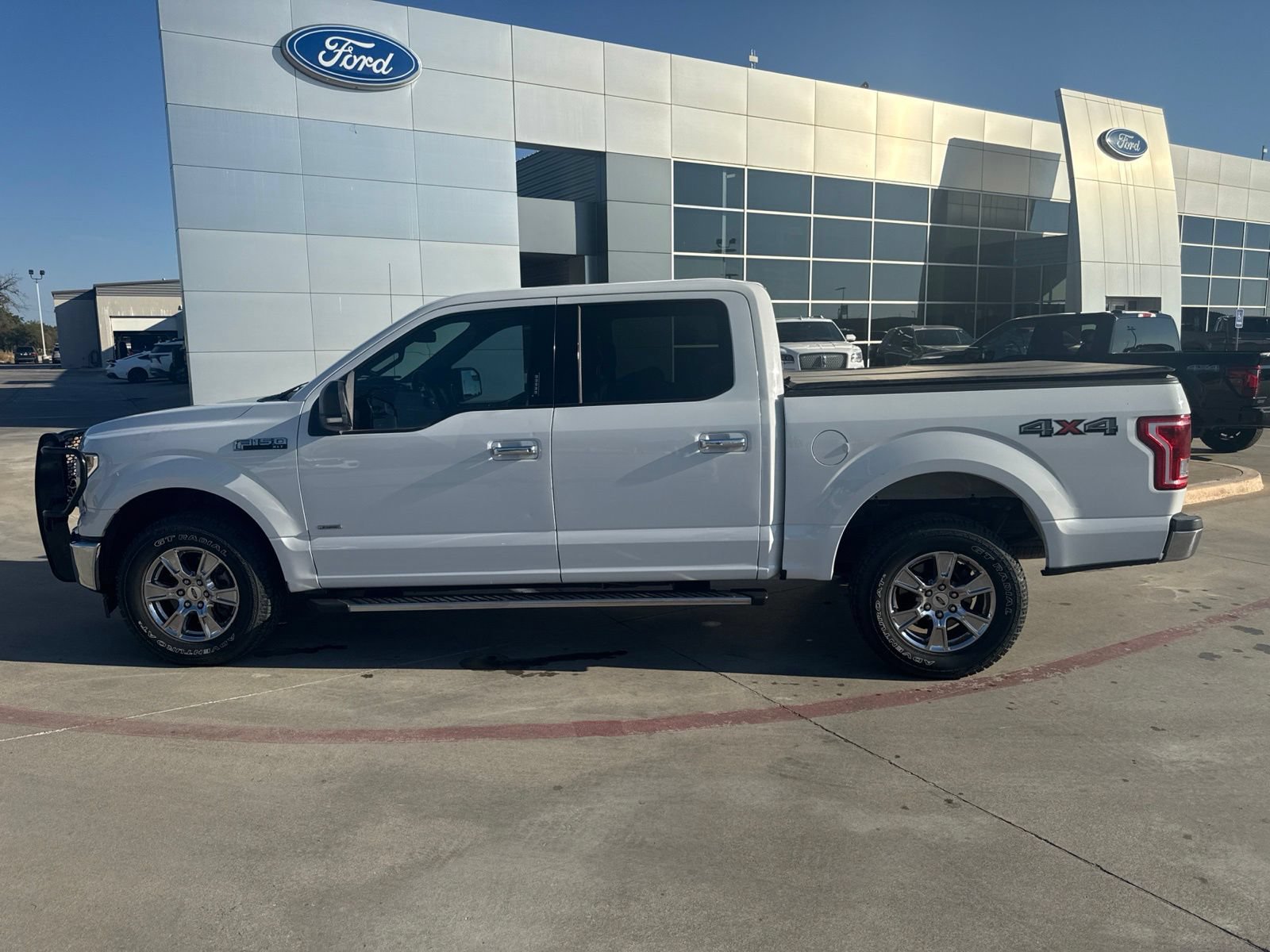 Used 2017 Ford F150 XLT w/ Equipment Group 302A Luxury AWD/4WD image 9