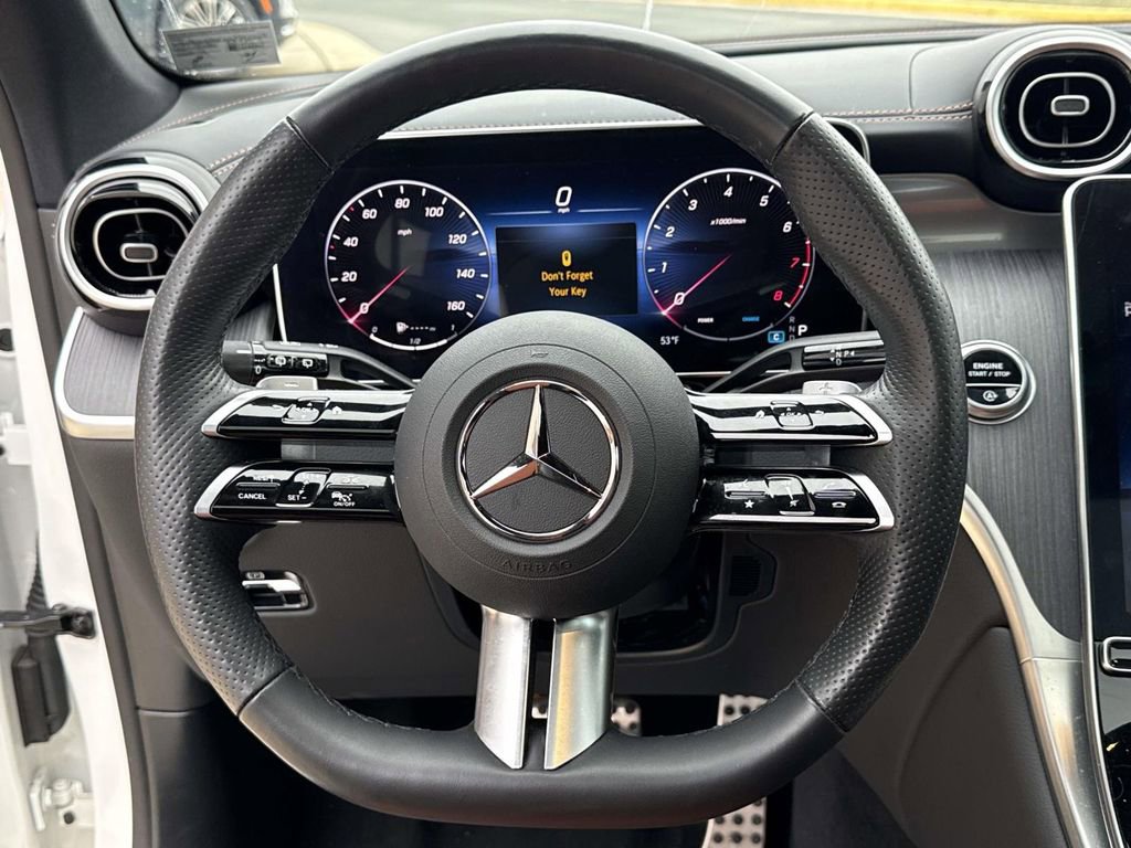 Used 2024 Mercedes-Benz GLC 300 4MATIC image 24