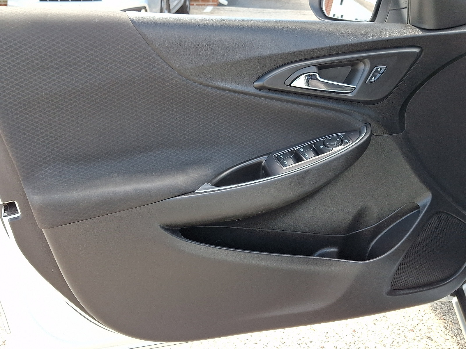 Used 2018 Chevrolet Malibu LT FWD image 13