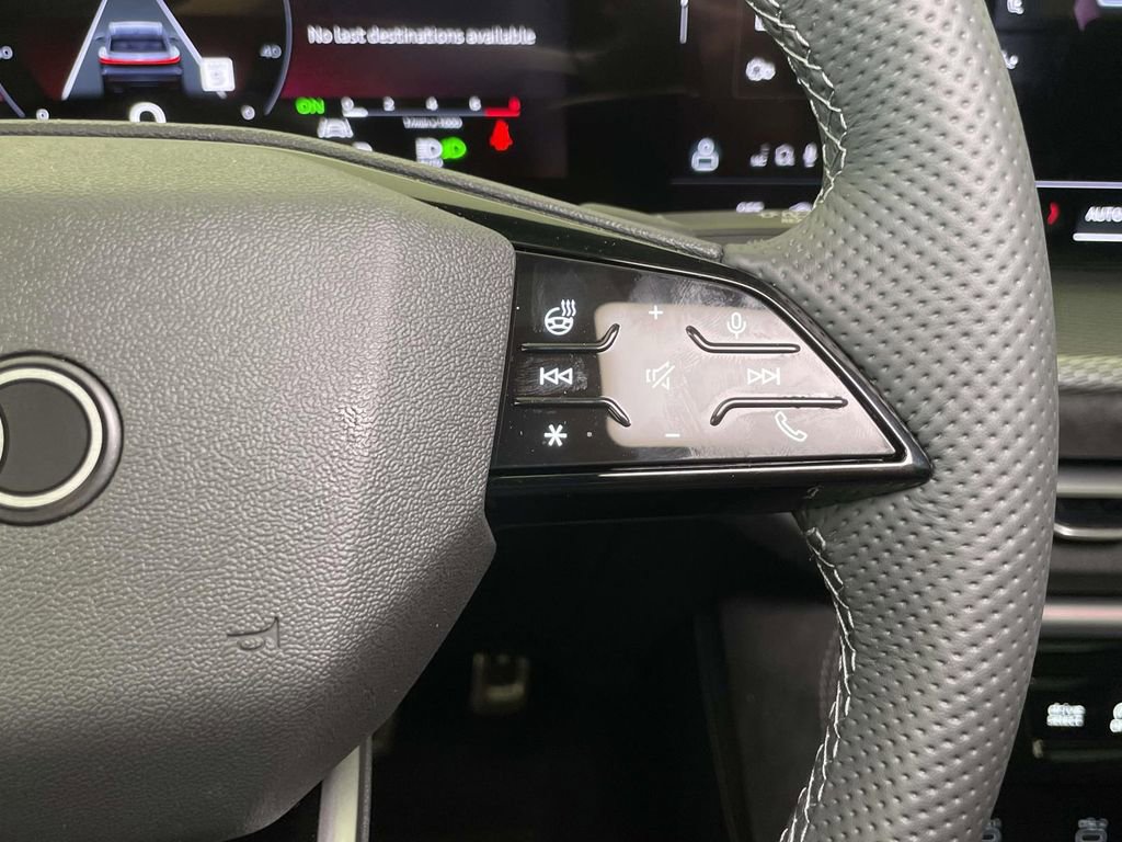 New 2025 Audi SQ5 Prestige image 39