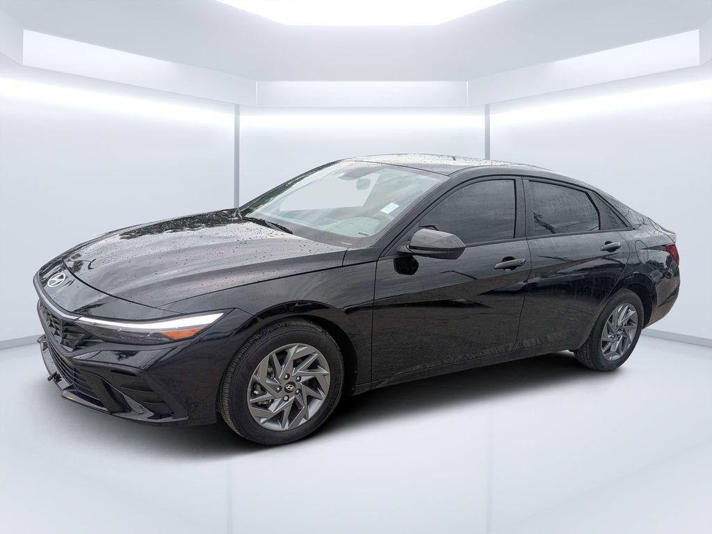Used 2024 Hyundai Elantra SEL FWD image 7