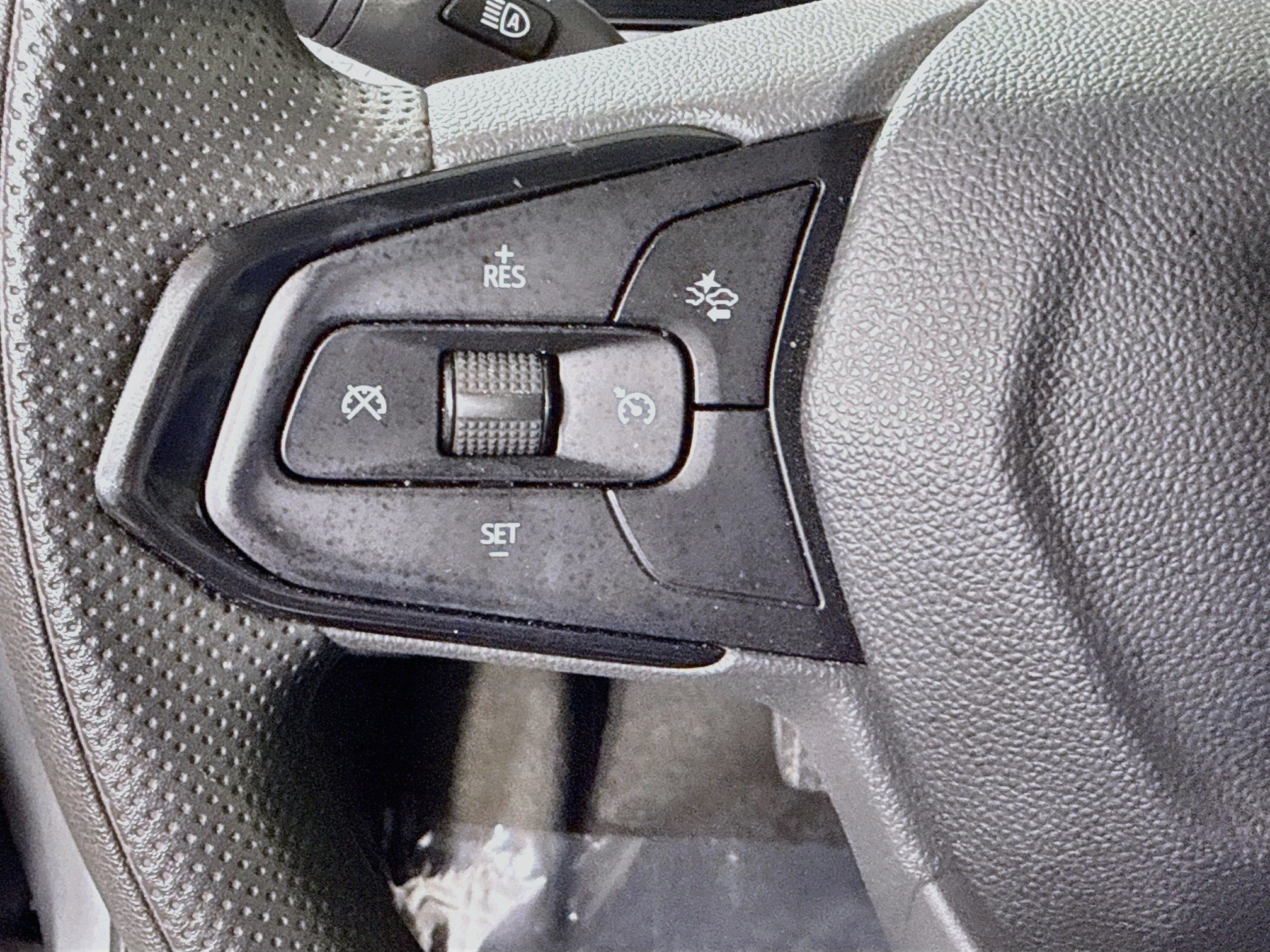 Used 2026 Chevrolet Trax LT FWD image 10