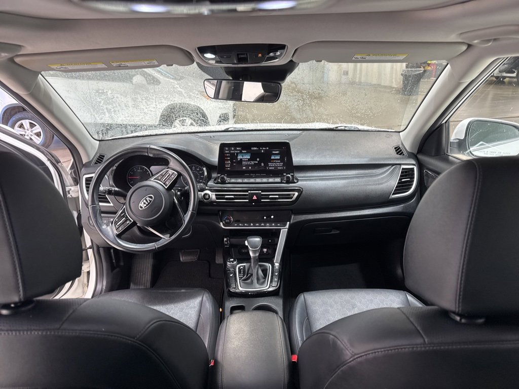 Used 2021 Kia Seltos SX w/ SX Sunroof Package image 26
