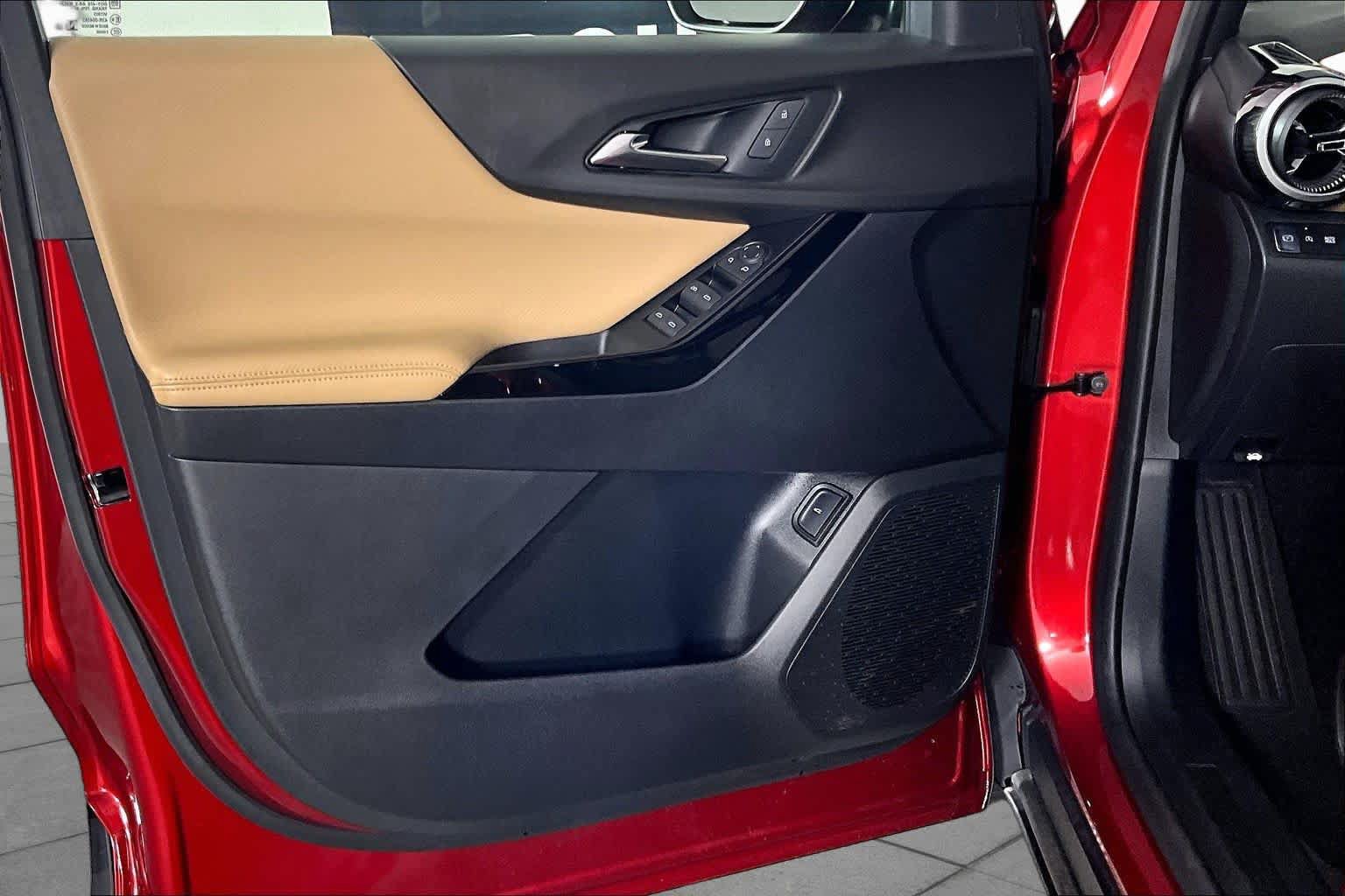 Certified 2026 Chevrolet Equinox ACTIV w/ LPO, Floor Liner Package FWD image 41