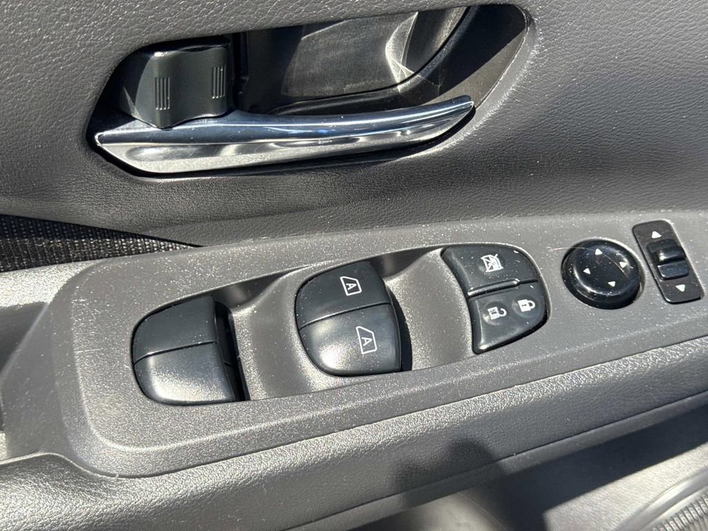 Used 2022 Nissan Kicks SV FWD image 18