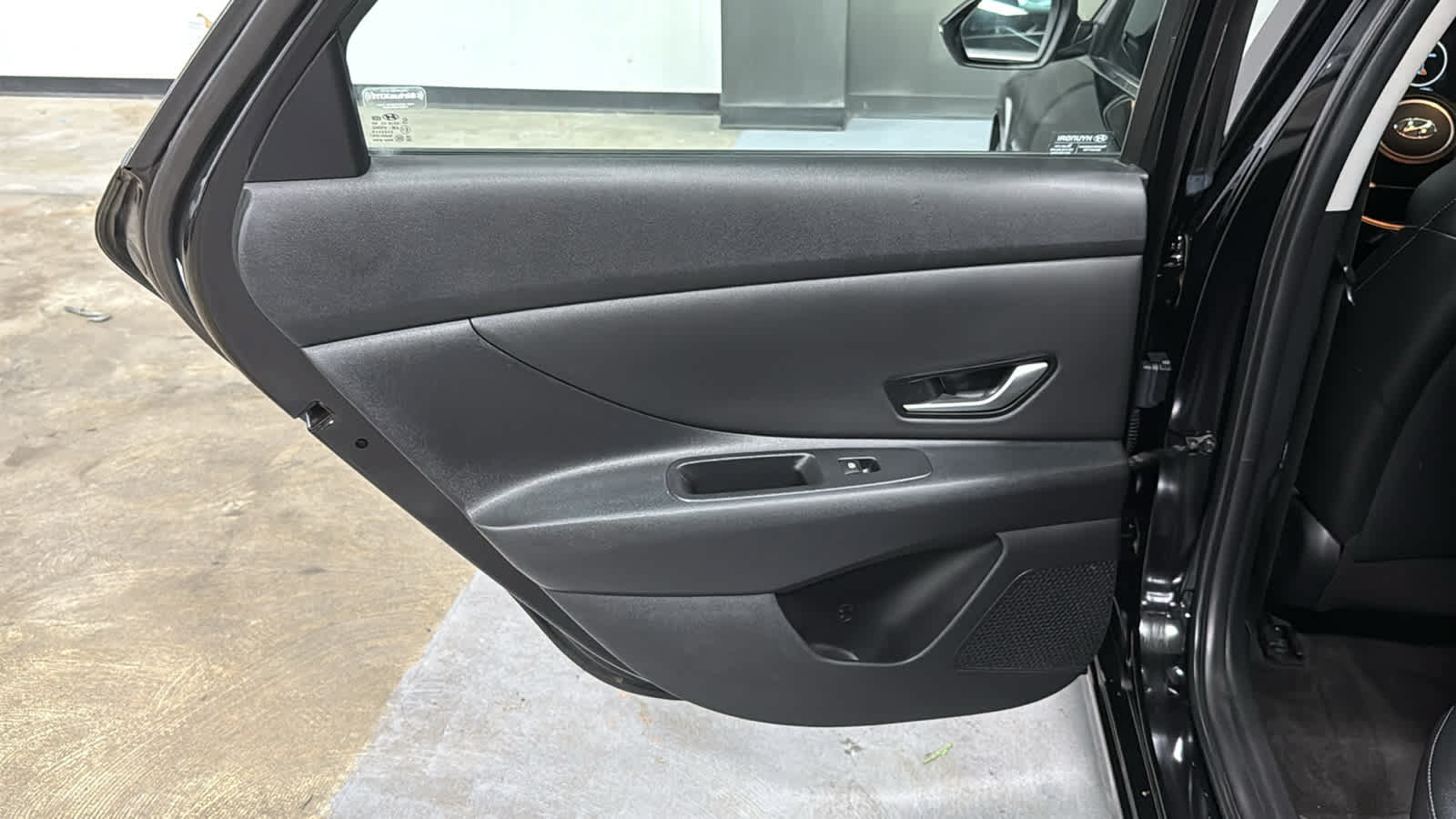 Used 2022 Hyundai Elantra Limited FWD image 20