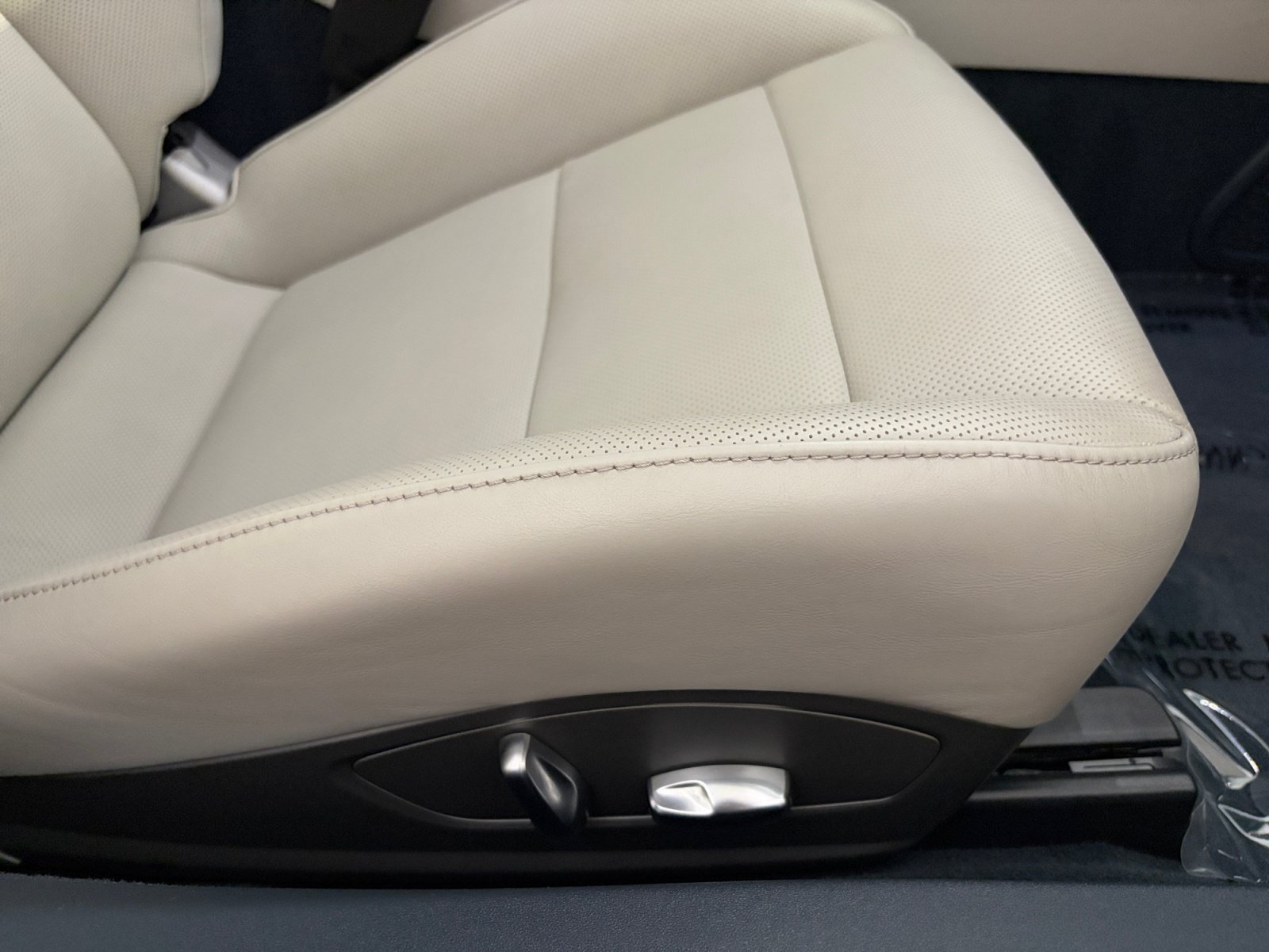 Certified 2019 Porsche 911 Carrera 4S AWD/4WD image 29
