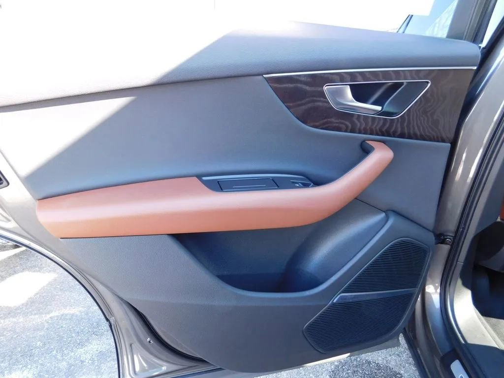 Used 2021 Audi Q7 3.0T Premium Plus w/ Premium Plus Package image 14