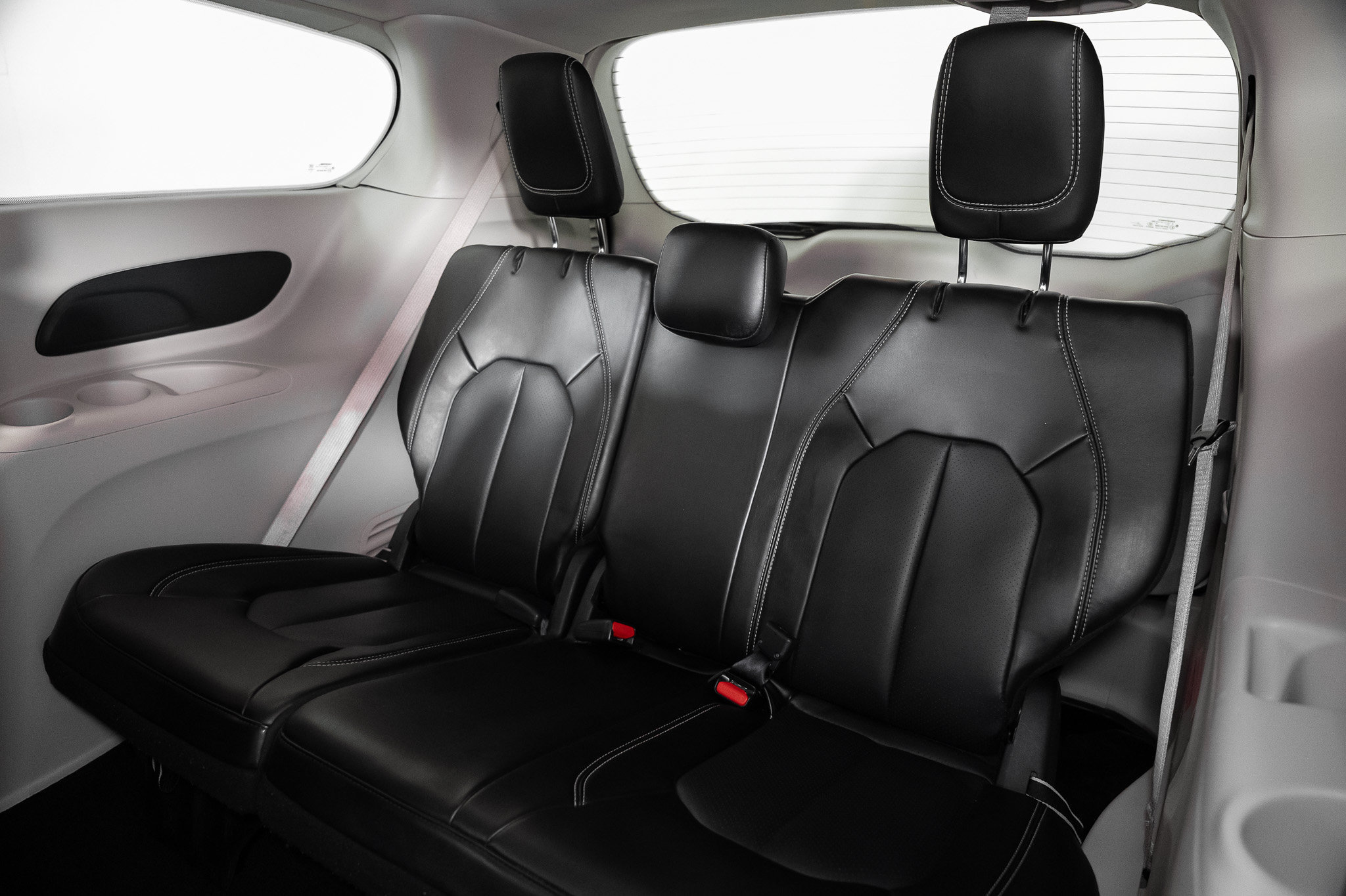 Used 2023 Chrysler Pacifica Touring-L FWD image 25