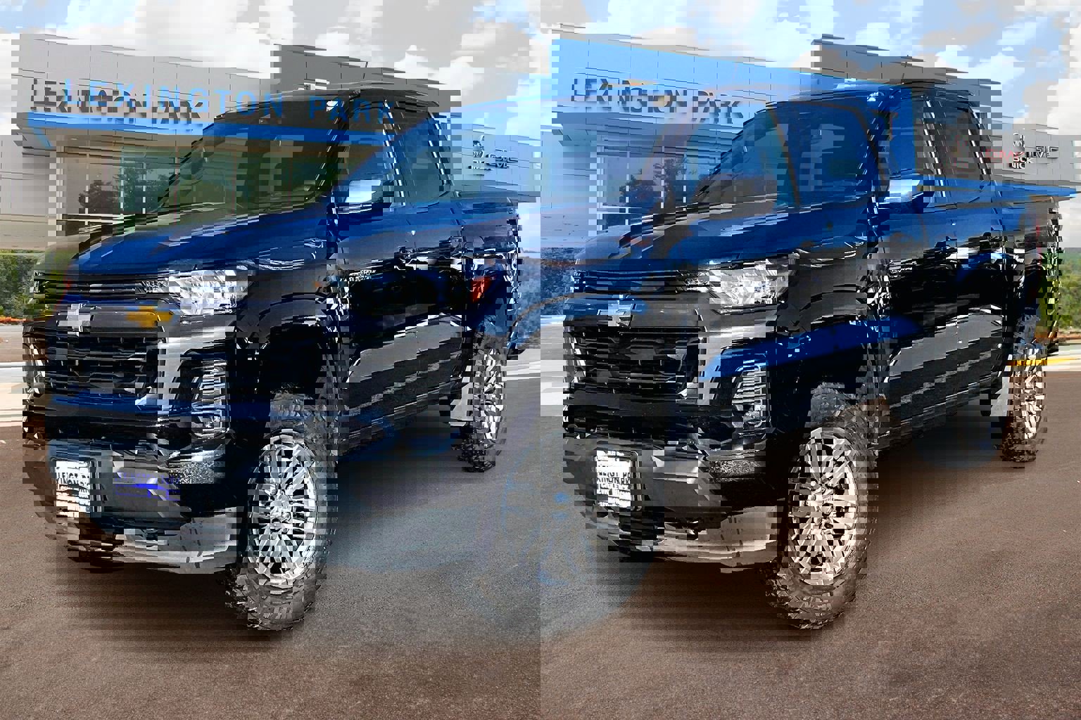 Used 2024 Chevrolet Colorado LT w/ LT Convenience Package image 12