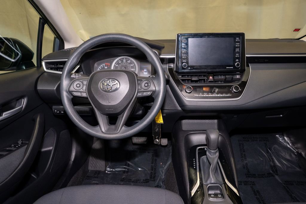 Used 2021 Toyota Corolla LE image 6