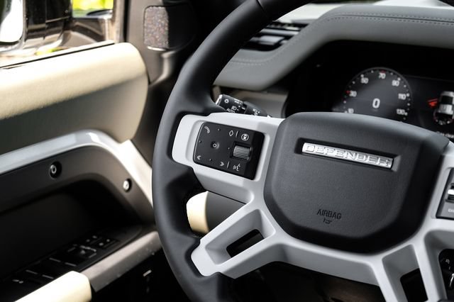 New 2026 Land Rover Defender 110 X-Dynamic SE AWD/4WD image 21