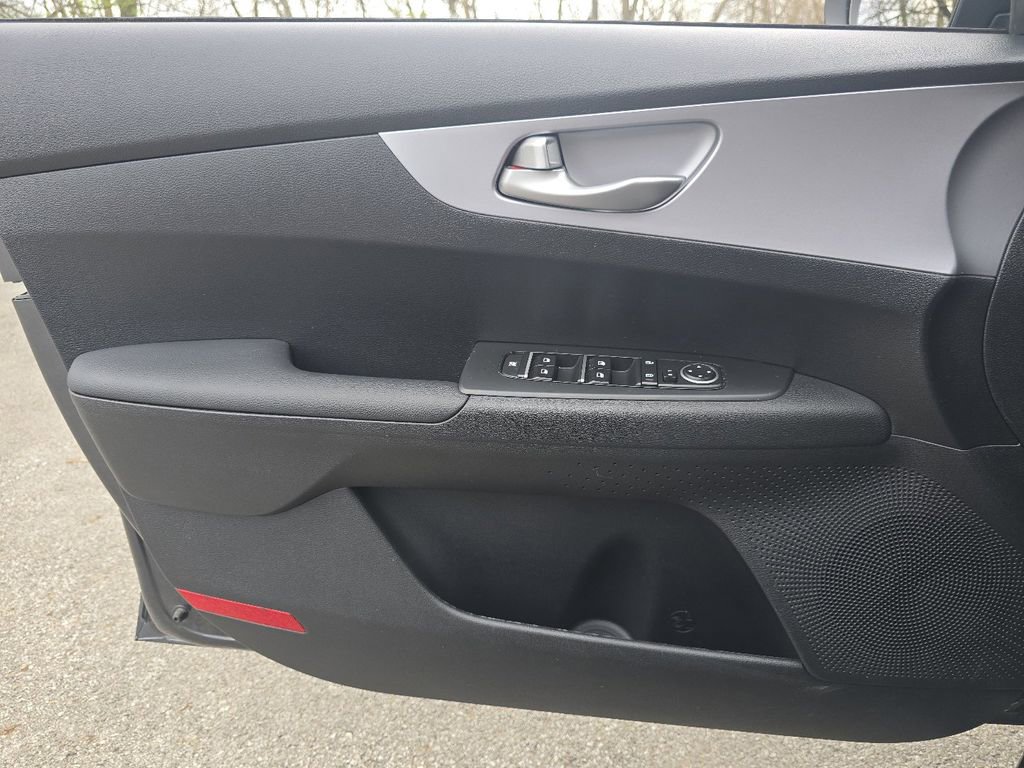 Used 2024 Kia Forte LXS image 21