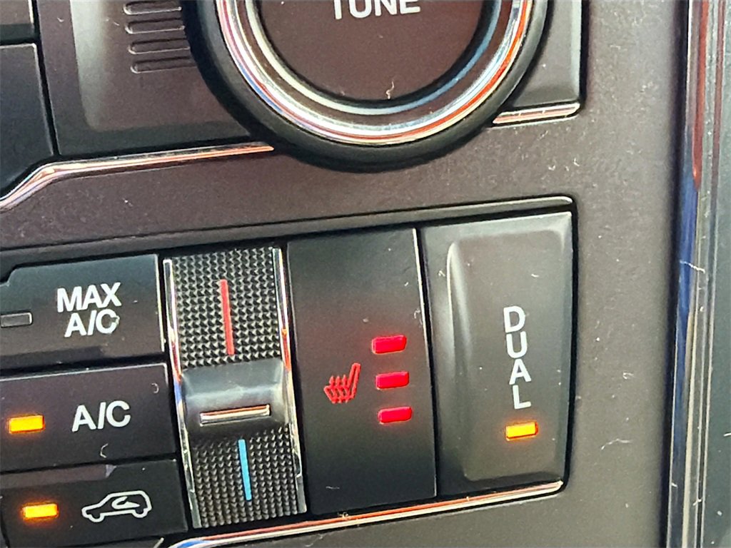 Used 2019 Ford Explorer XLT w/ Equipment Group 202A image 20