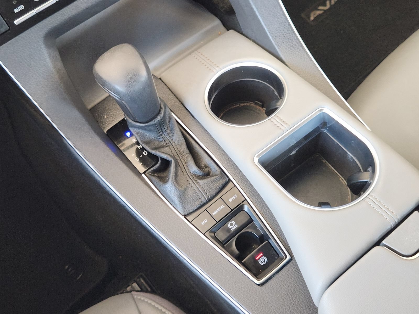 Used 2022 Toyota Avalon XLE FWD image 20