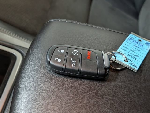 Used 2021 Jeep Grand Cherokee Laredo X AWD/4WD image 26
