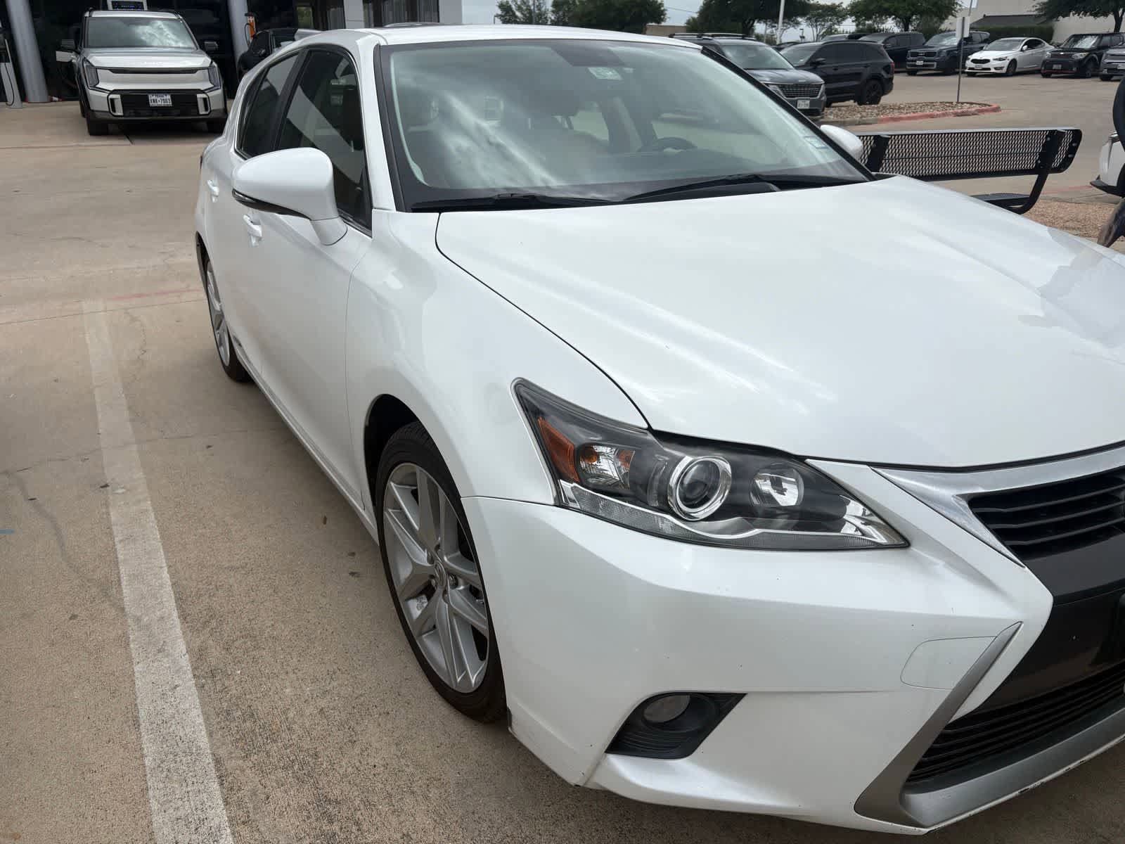 Used 2014 Lexus CT 200h FWD image 3