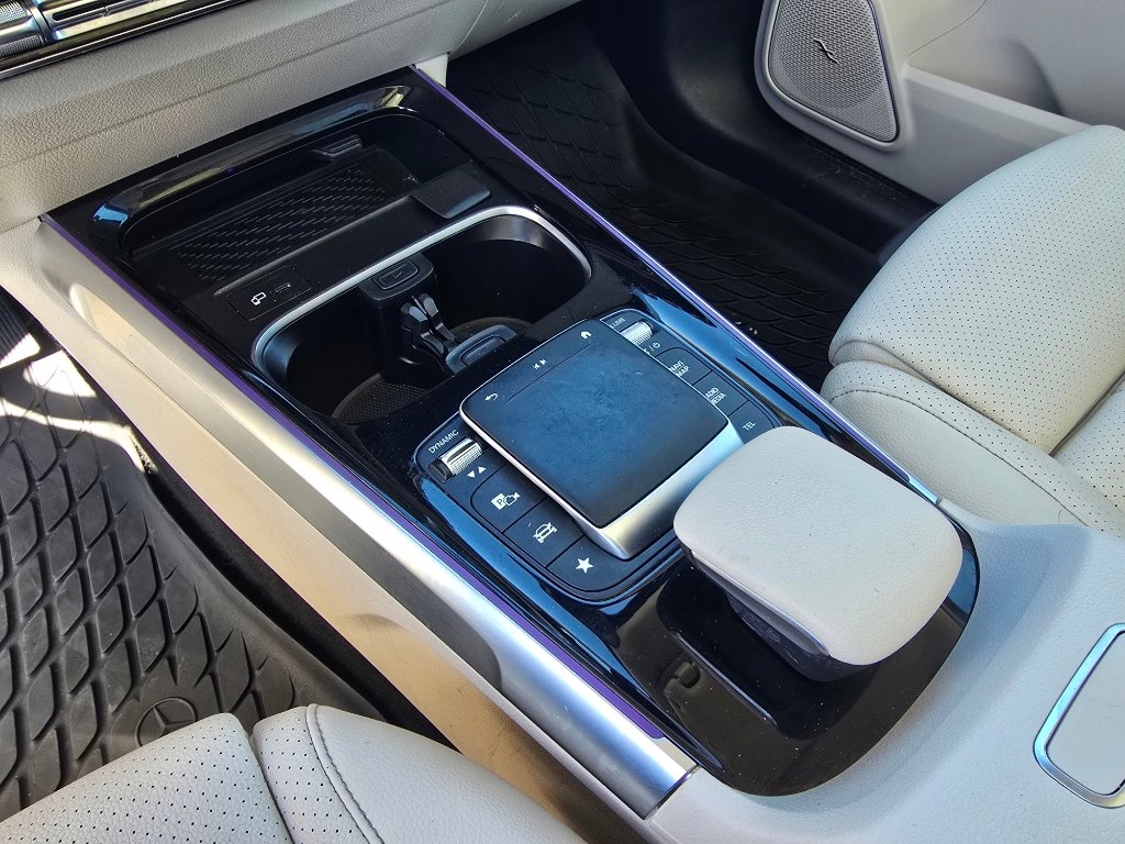 Used 2021 Mercedes-Benz GLB 250 4MATIC w/ Premium Package image 23