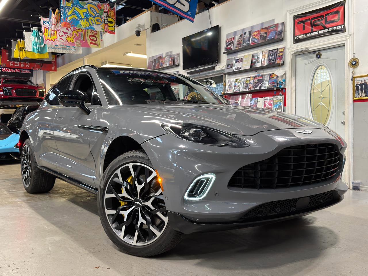 Used 2021 Aston Martin DBX image 1