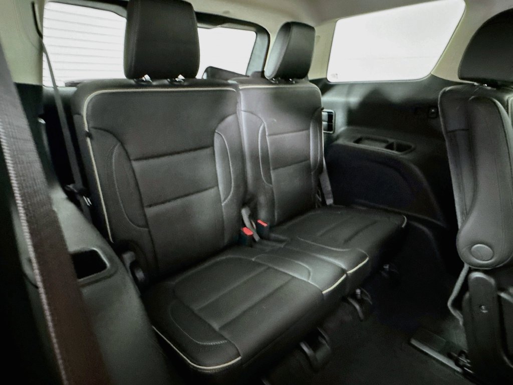Used 2023 GMC Acadia Denali w/ Denali Ultimate Package FWD image 35