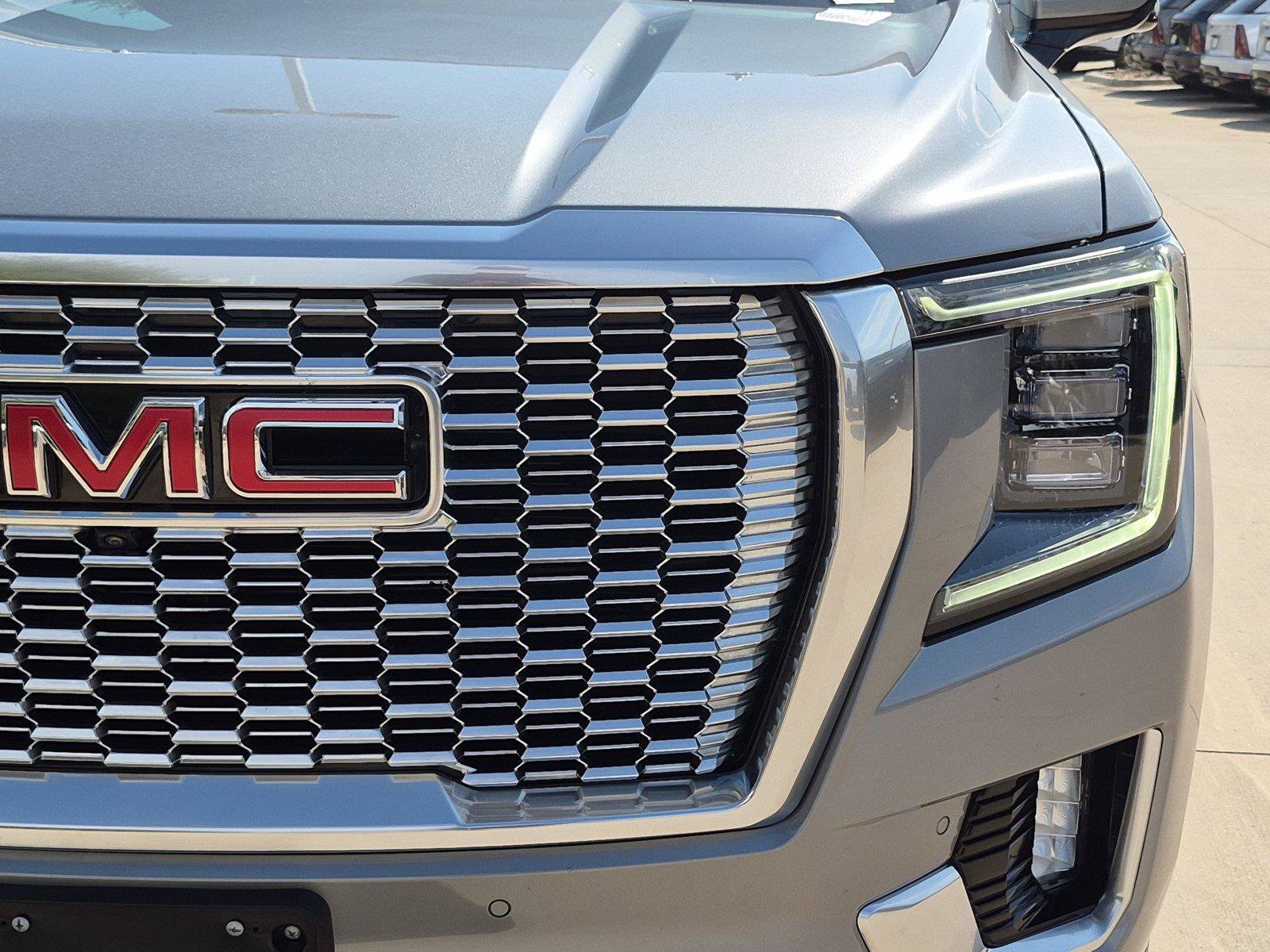 Used 2024 GMC Yukon Denali w/ Advanced Technology Package AWD/4WD image 6