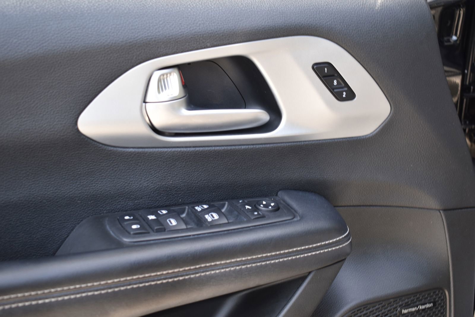 Used 2019 Chrysler Pacifica Limited w/ S Appearance Package image 16