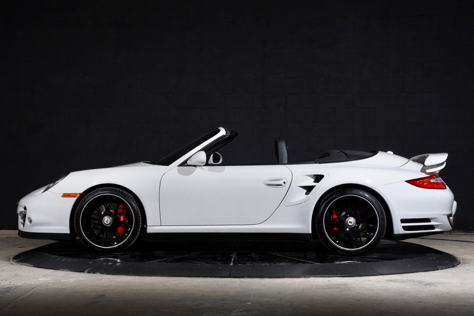 Used 2011 Porsche 911 Turbo image 15