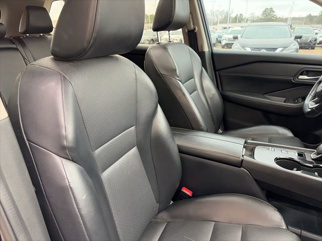 Used 2024 Nissan Rogue SV w/ SV Premium Package image 22