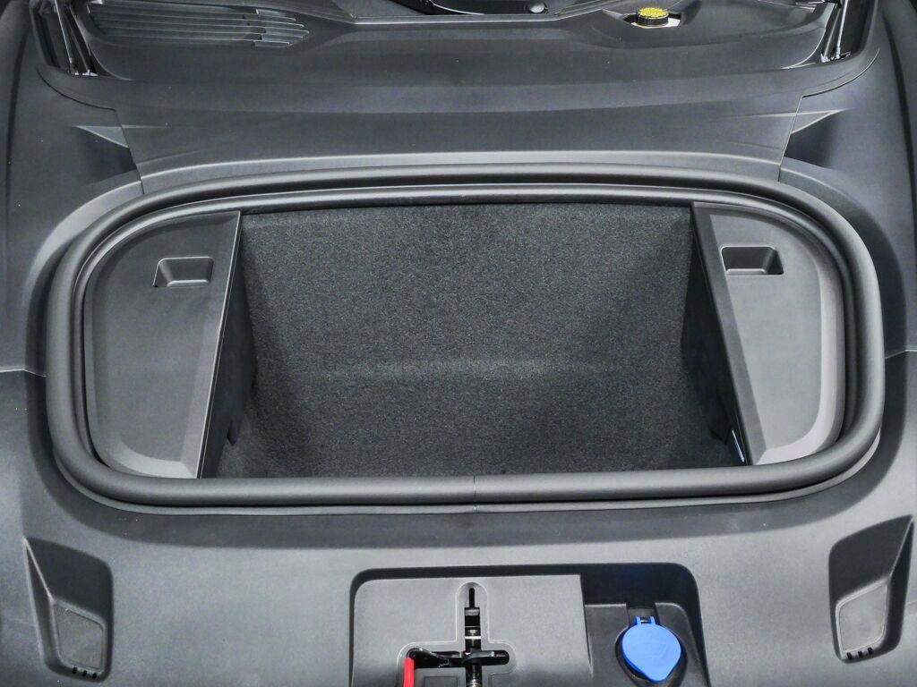 New 2026 Porsche Taycan RWD image 36