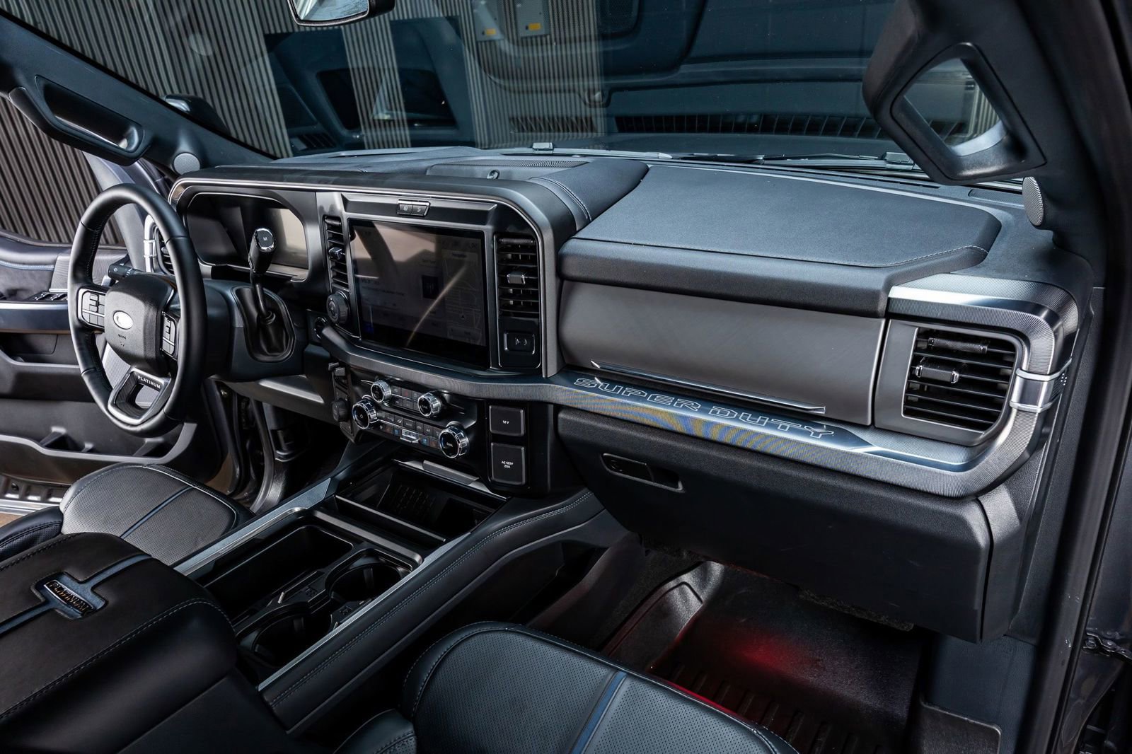 Used 2025 Ford F250 Platinum AWD/4WD image 17
