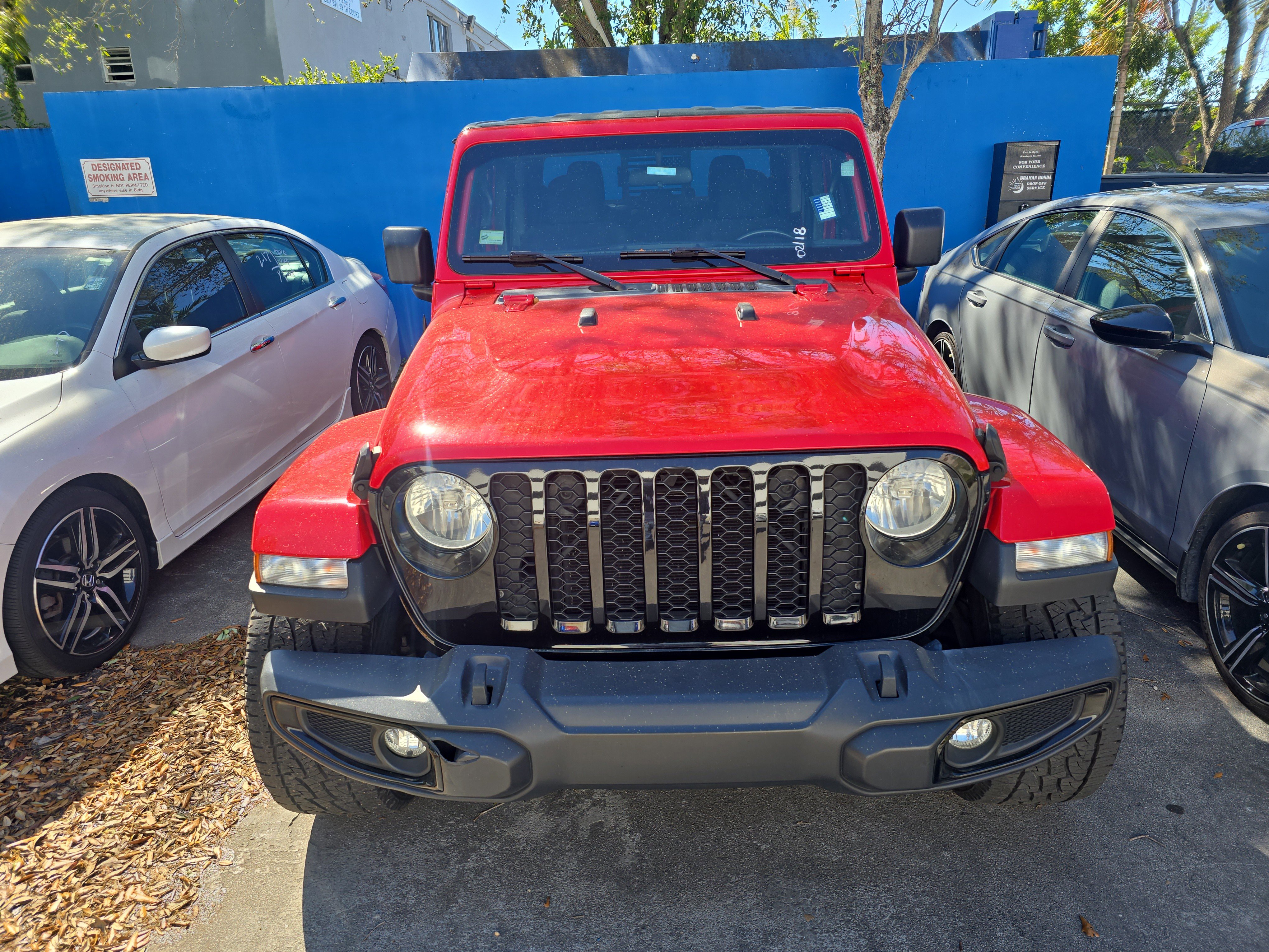 Used 2021 Jeep Gladiator Willys image 2