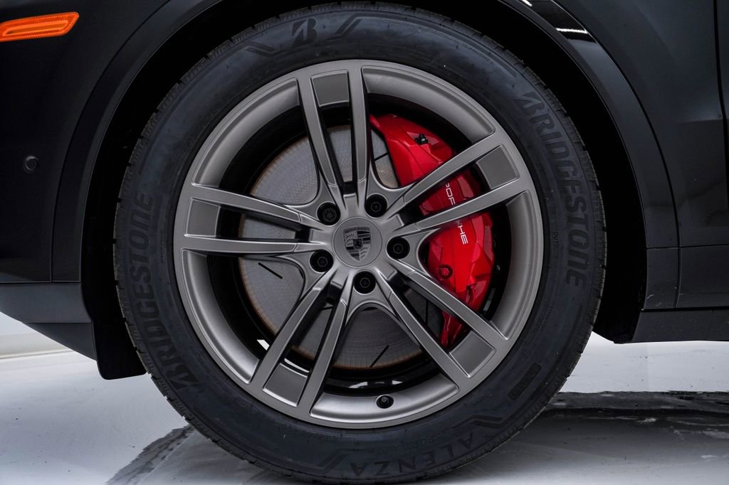 New 2026 Porsche Cayenne Turbo image 13