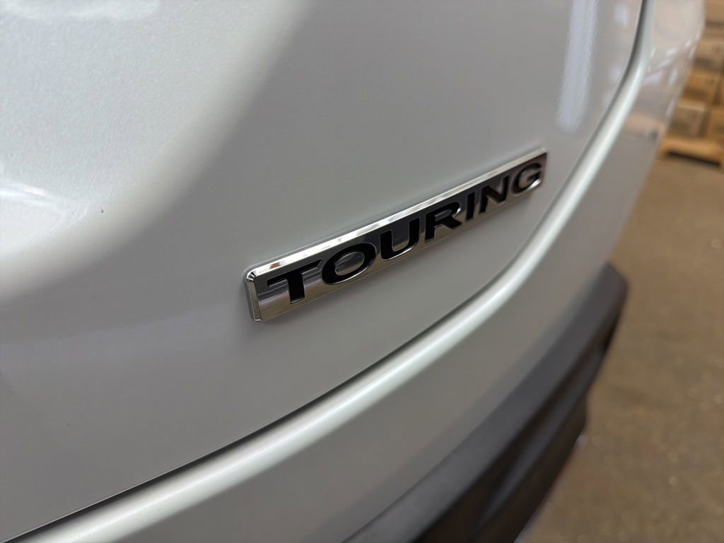 Used 2025 Honda Pilot Touring image 25