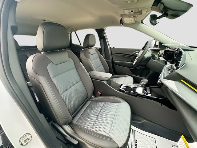 New 2026 Chevrolet Trax LT w/ Driver Confidence Package FWD image 28