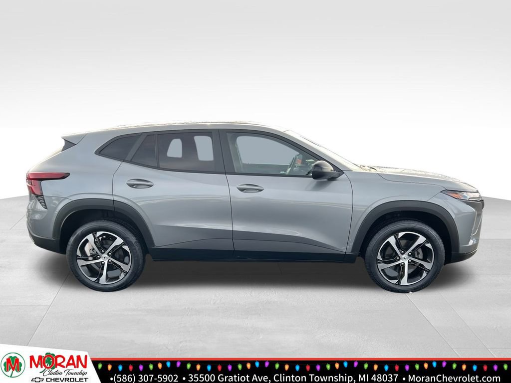 Certified 2024 Chevrolet Trax RS w/ Driver Confidence Package image 6