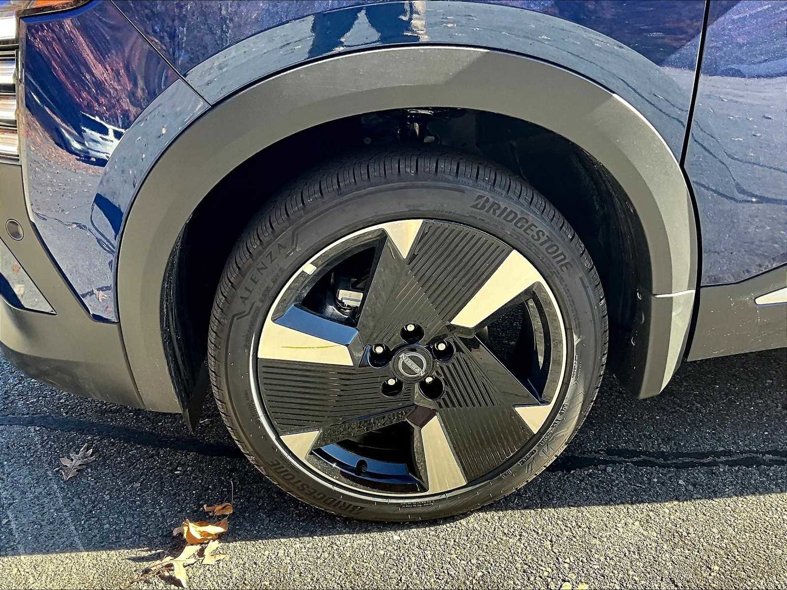 New 2025 Nissan Kicks SR image 6